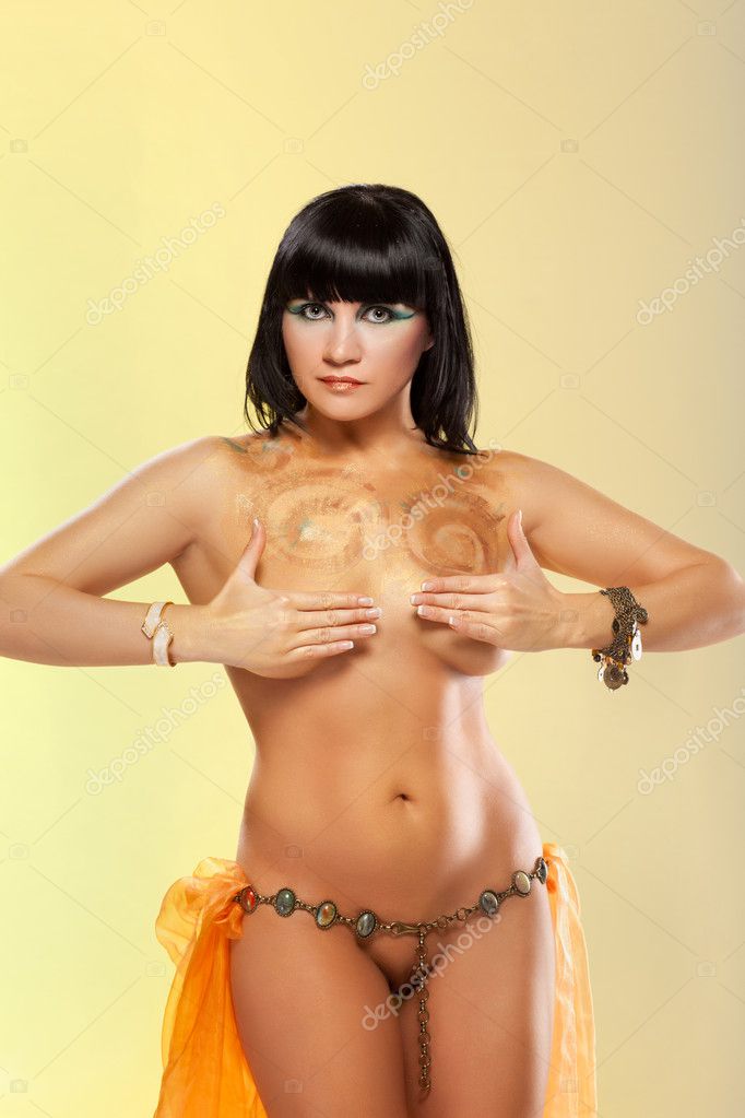 Cleopatra Nude 18